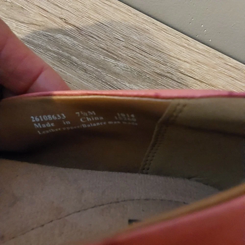 Clarks Collection Penny Loafers Flats Womens Size 7.5M Coral Slip On Casual Shoe - Picture 6 of 9
